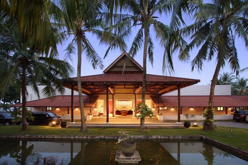 Grand Elty Krakatoa Hotel Kalianda Exterior foto
